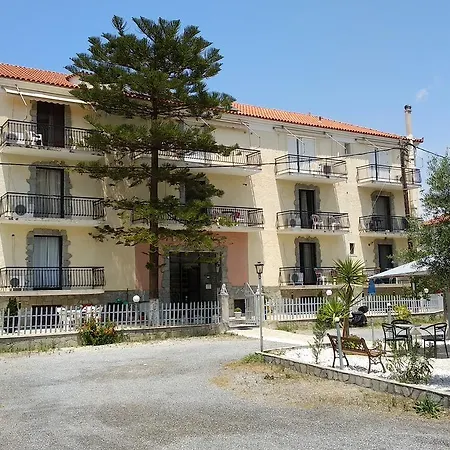 Argiropouloi فندق